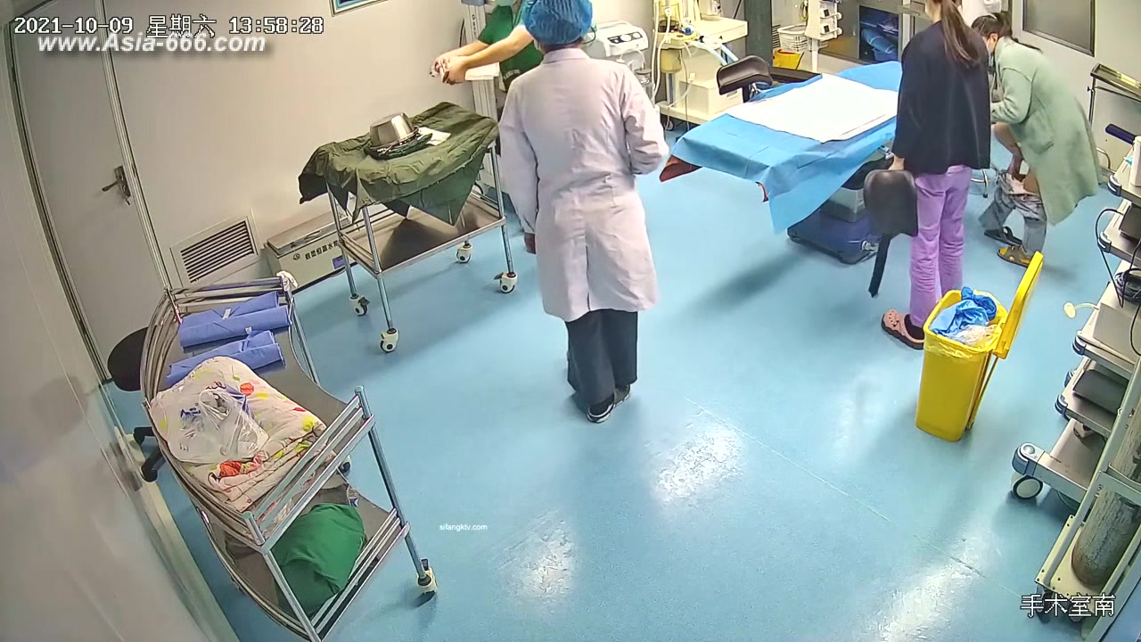 Peeping Hospital patient.13