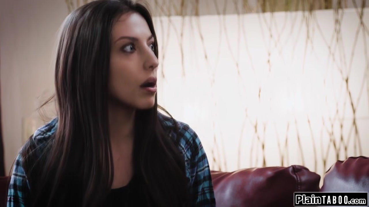 Brunette licks and anal fingers stepsis to keep her in check