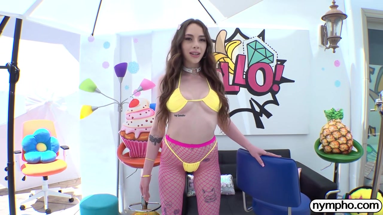Dicking Down Lolas Pussy