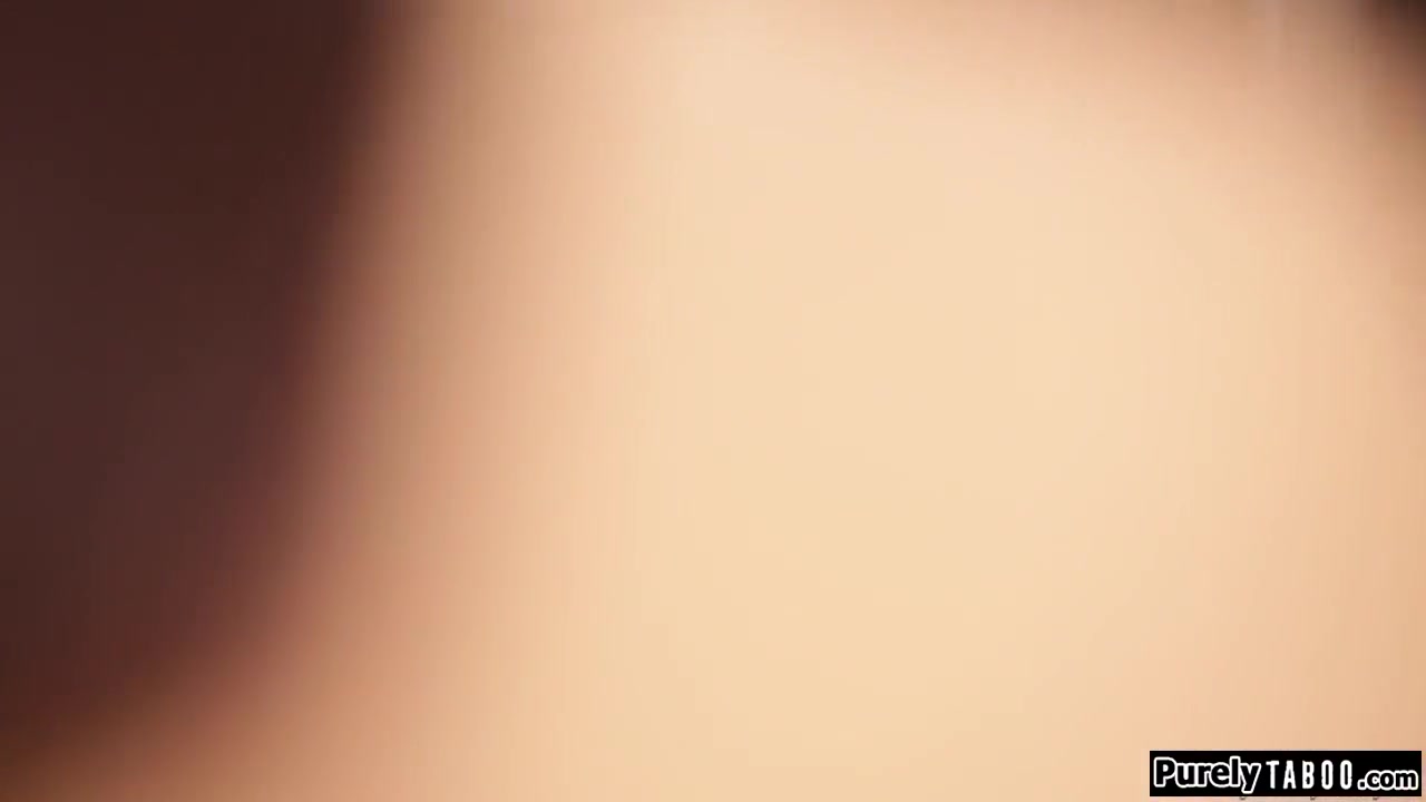 Hottie Mistakes Roadie For Bandmember And Gets Fucked B