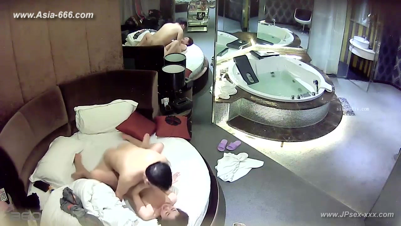 Hackers use the camera to remote monitoring of a lover's home life.590