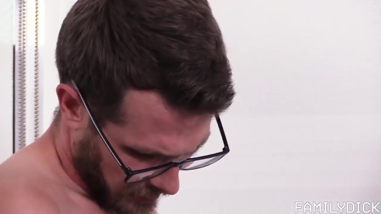 Young Sensual Kissing - Damien Nichols