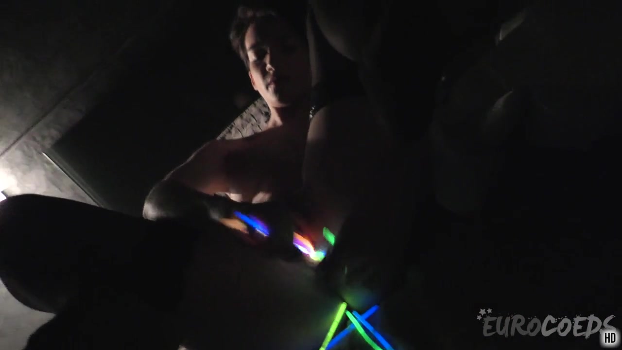 Nasty And Hot Sonja Glowstick Masturbation And Slow Gaping - EuroCoeds