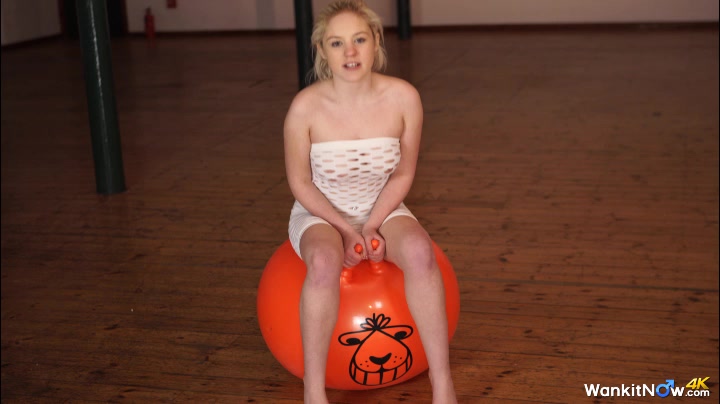 Amy Rose - Bouncing Beauty - Sexy Videos - WankitNow