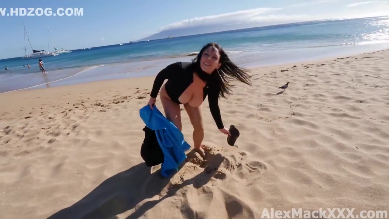 Angela White, Alex Mack And Tyler D - Finds 2 Cocks On A Vacation (amateur)