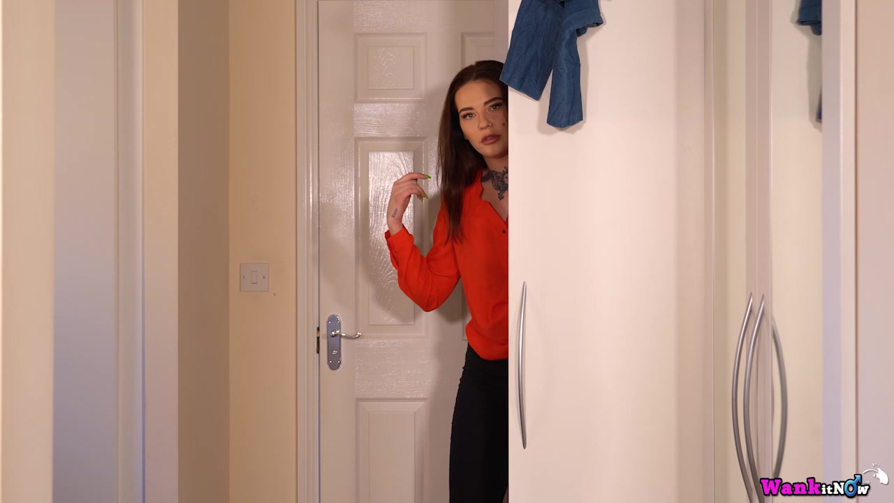 Keeley - Horny Encounter - Sexy Videos - WankitNow