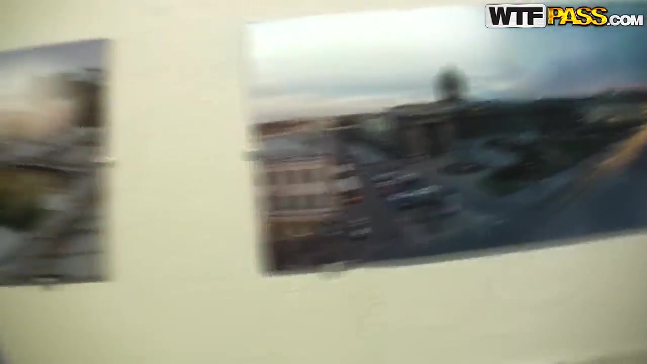 Fellow tries to seduce Dasi West to have sex