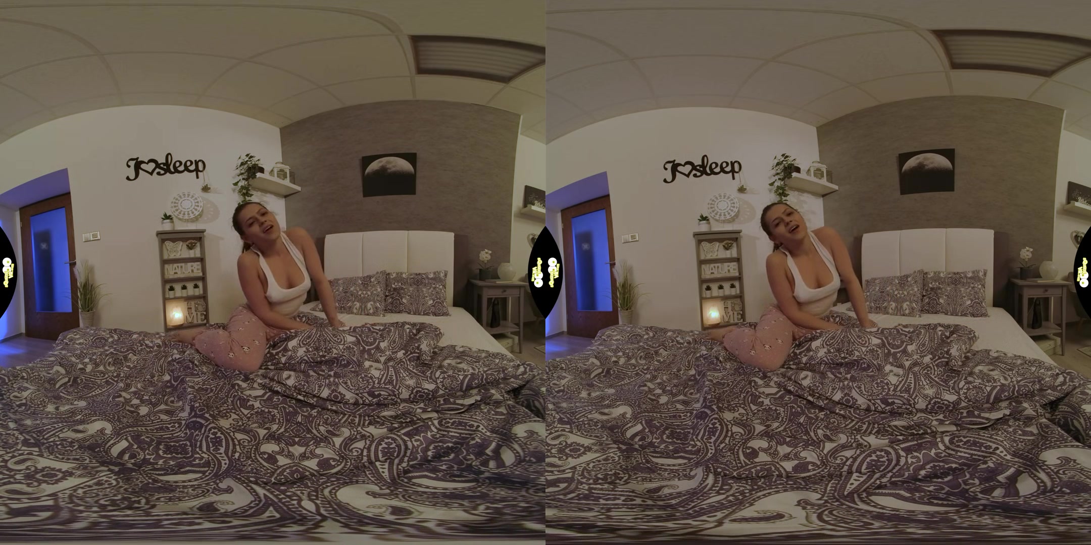 Sweet; Morning Masturbation with Amateur Brunette
