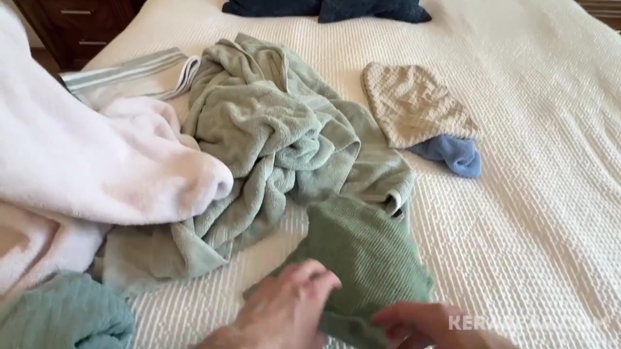 My Milf Stepmom Gives Me A Laundry Lesson With Kera Bear