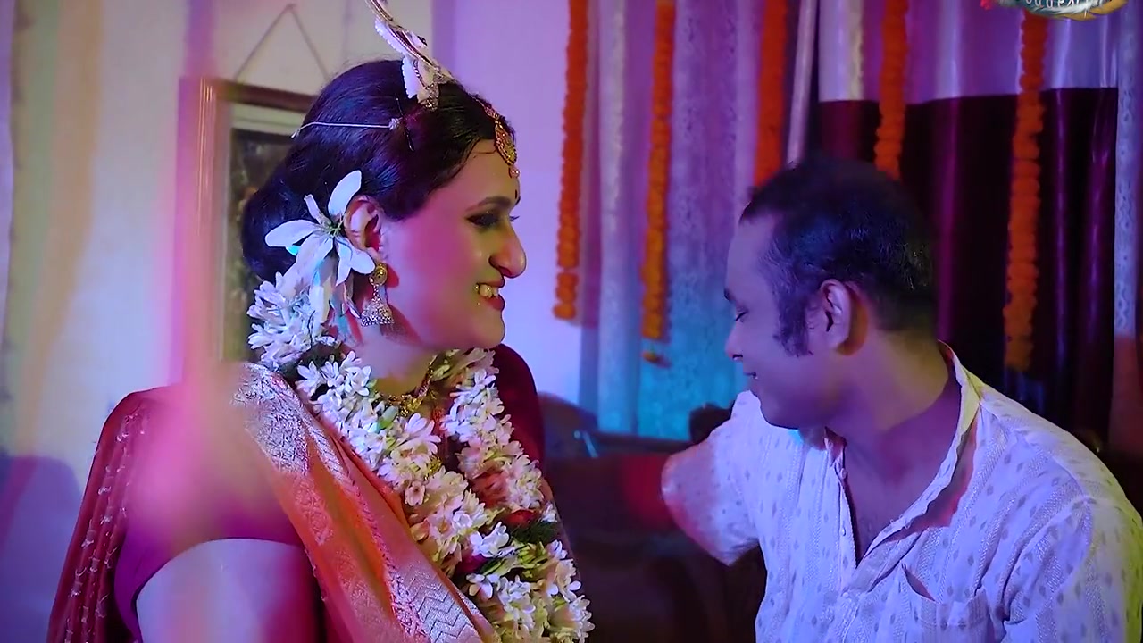 Mallu Vargabi Bhabhi 1st Weeding Night With Her Servent And Anal Sex