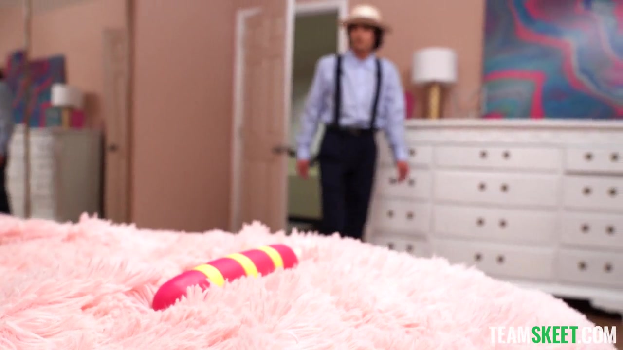 Jill Kassidy & Melody Marks & Max Pierson in Part of Your World - StepSiblings