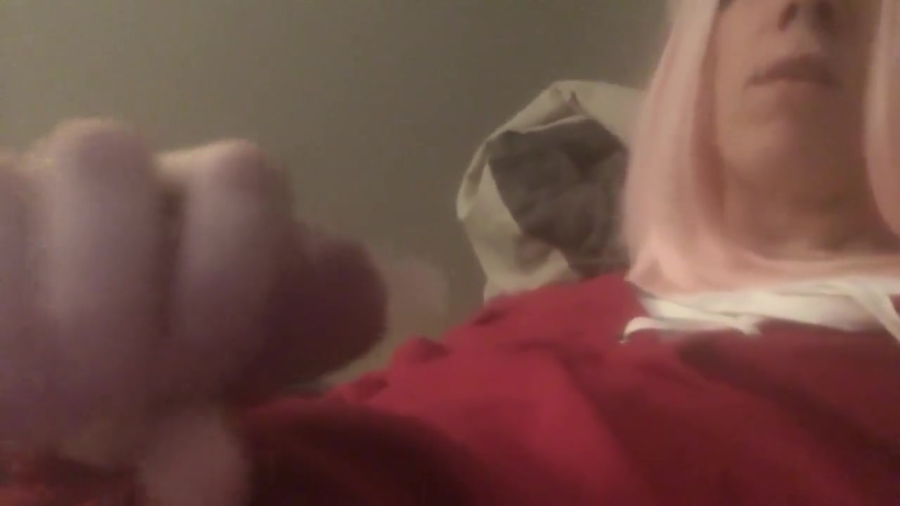 Kitty cums fast