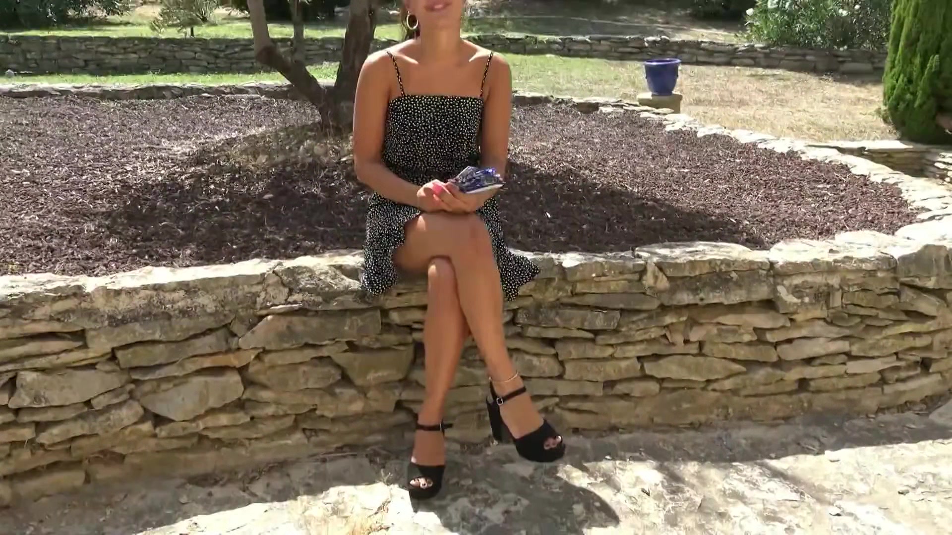Claudia, 23, young and (very) pretty law student 18+ in Bordeaux!