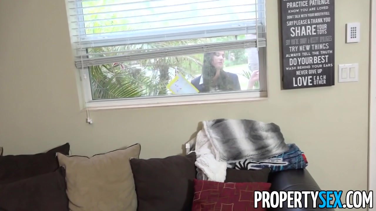 Busty real estate agent does naughty things for her Xmas bonus