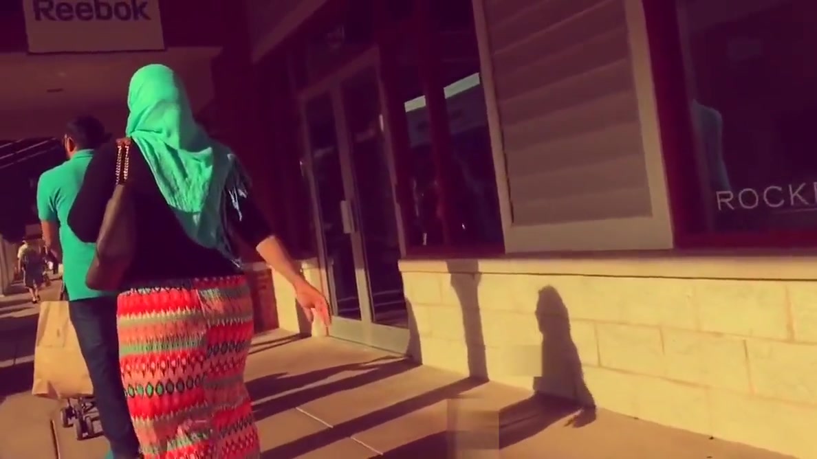 hijab wife big ass walking in street
