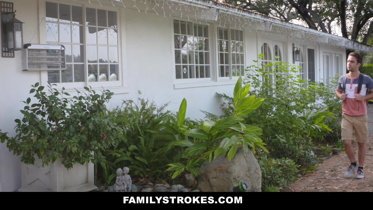FamilyStrokes - Hot Milf Vanessa Cage Fucked By Stepson