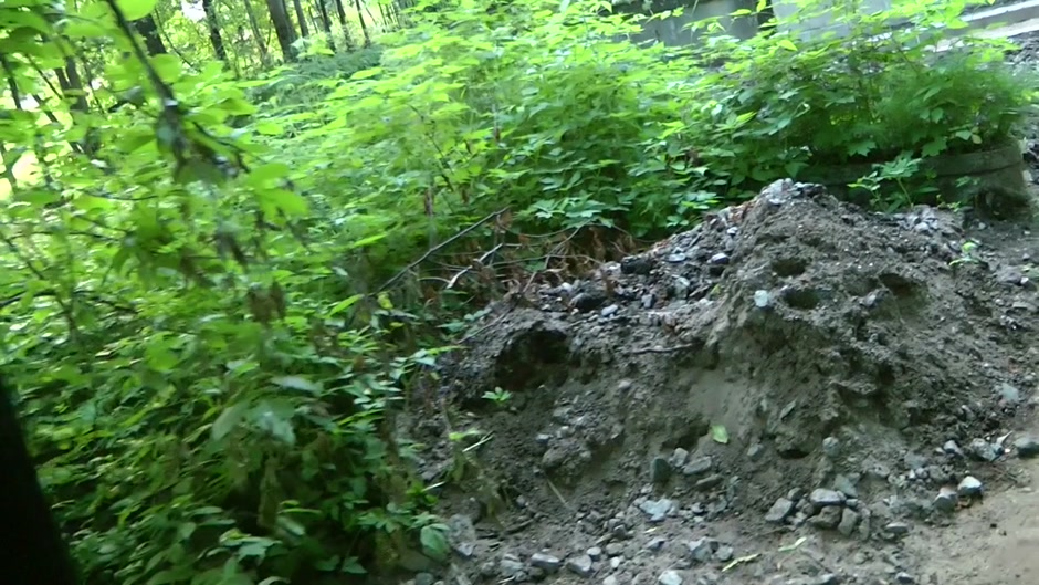 Tramp with big tits gets fucked in the outdoors