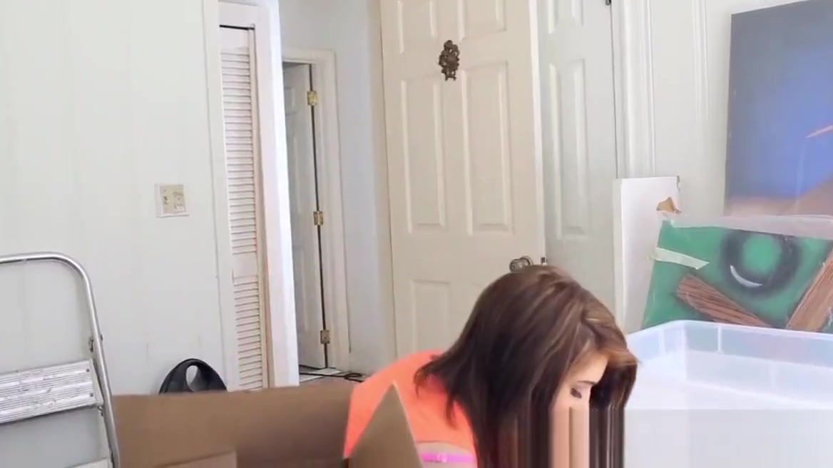 Petite babysitter sucks