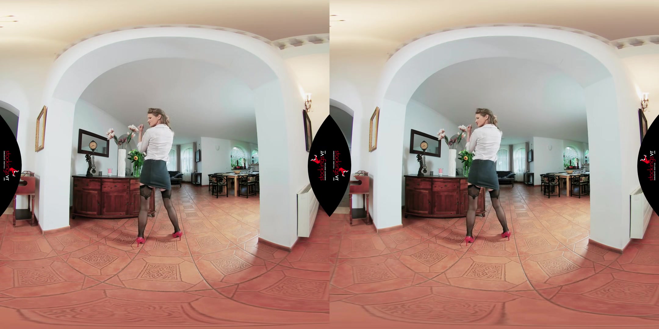 Exhibitionist! - Petite Pornstar Sarah Kay Solo Masturbation VR Video