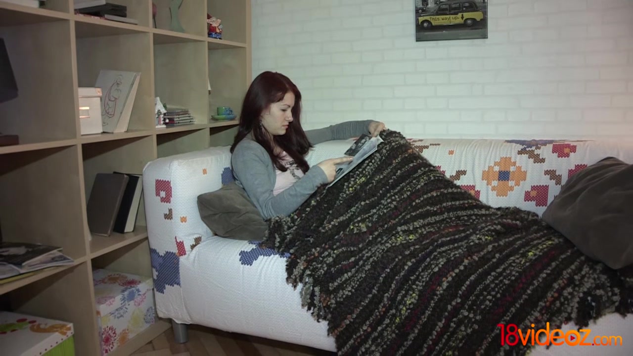 18 Videoz - Lina - A fucked up present