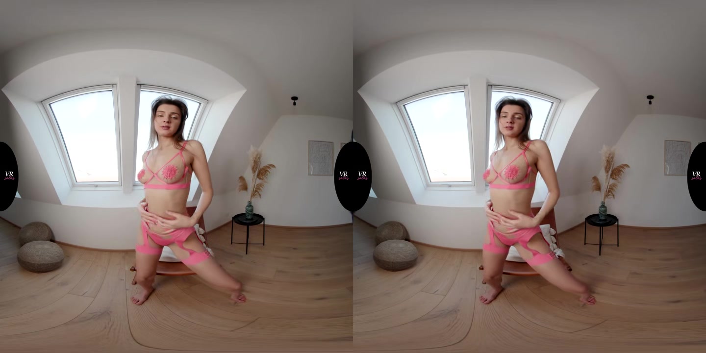 Leg Shaking Orgasm Up-Close - VRsolos