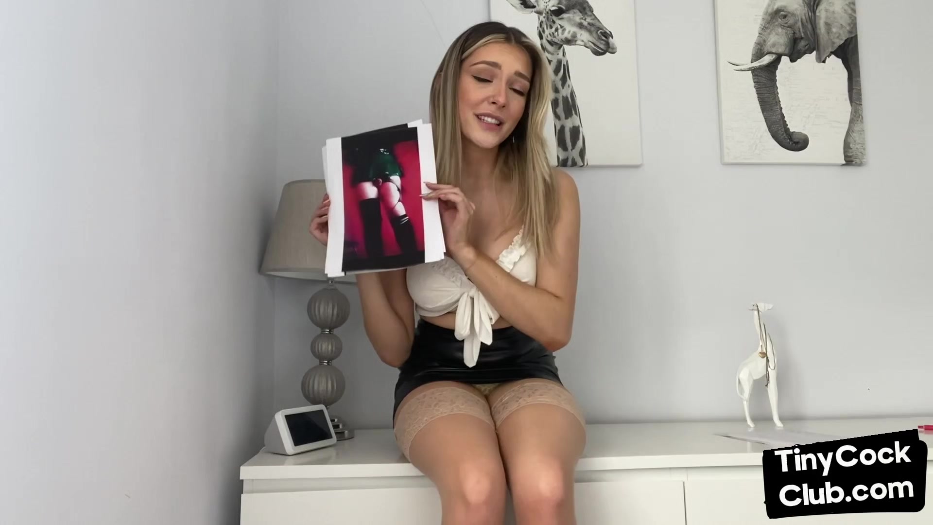 Amateur SPH babe disgracing small cocks in SPH dirty talk