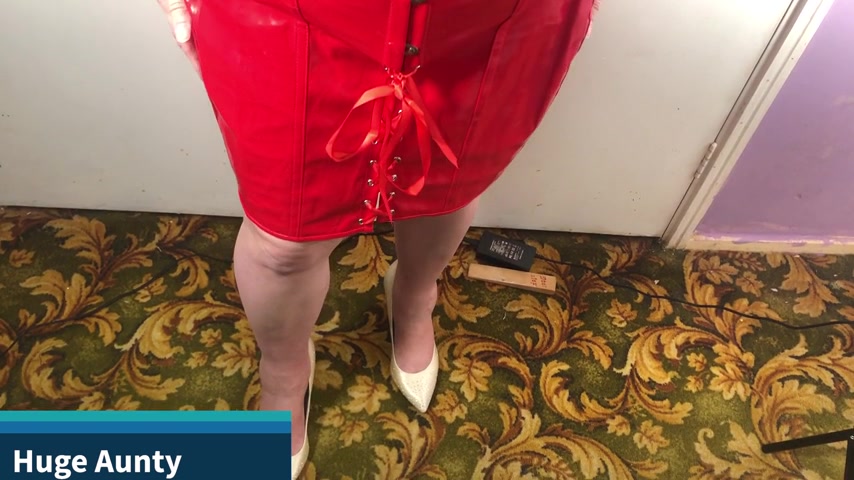 Aunty's huge saggy J cup boobs - SecretHandful