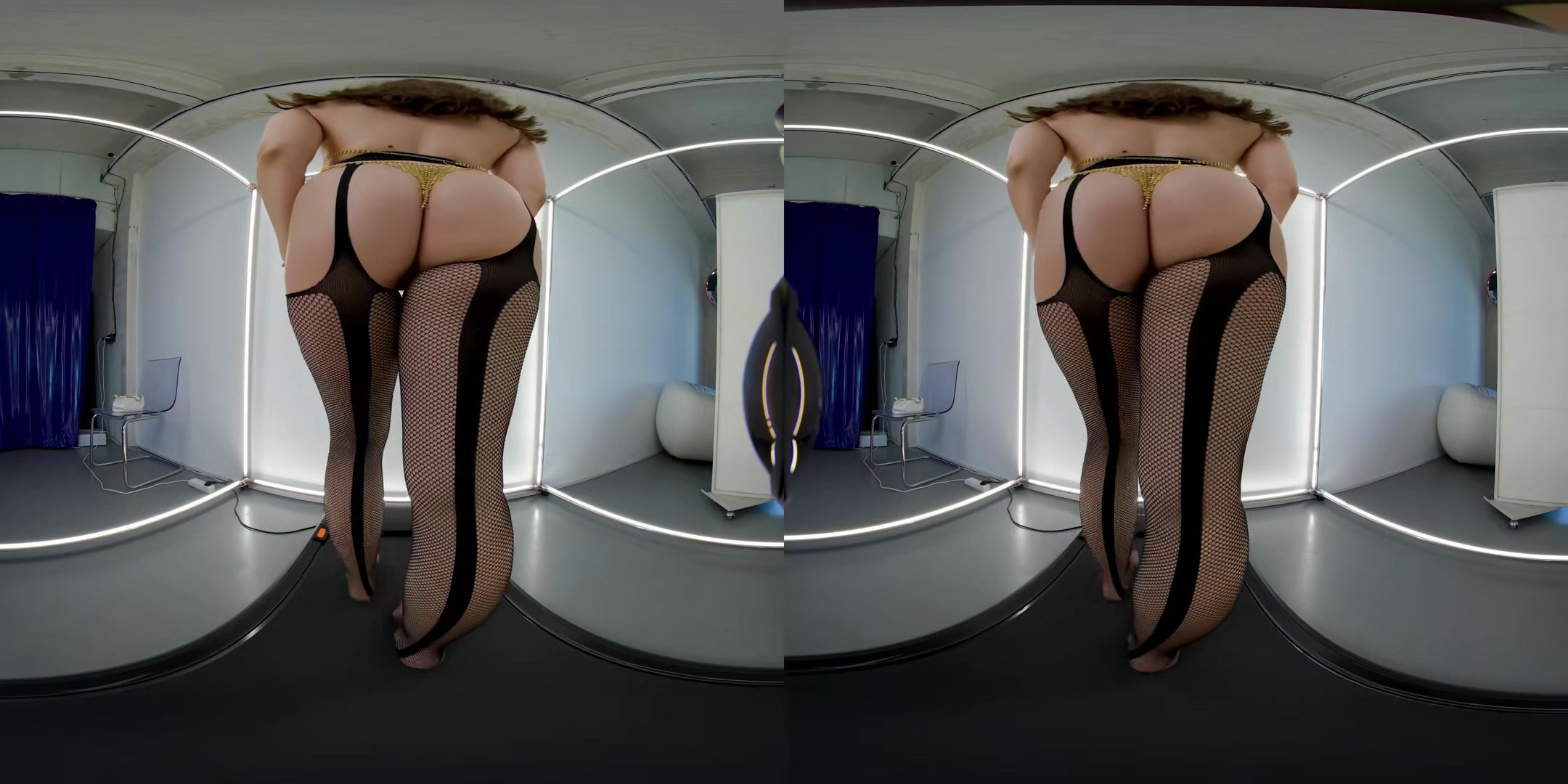 Walking Ass, Walking Pussy And Other Treadmill Experiments With Olena