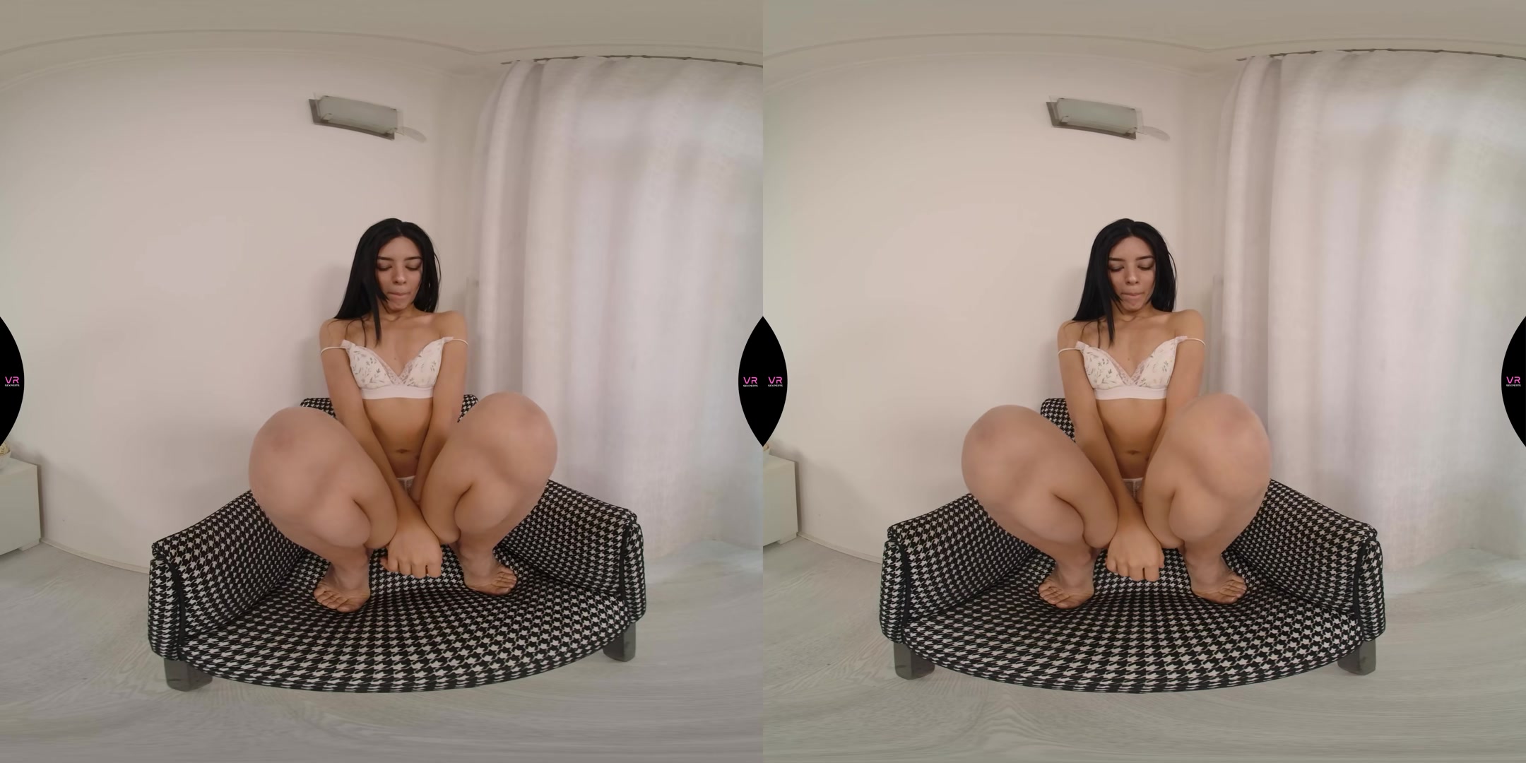 Hot Daniela Ortiz On The Sofa - VRSexperts