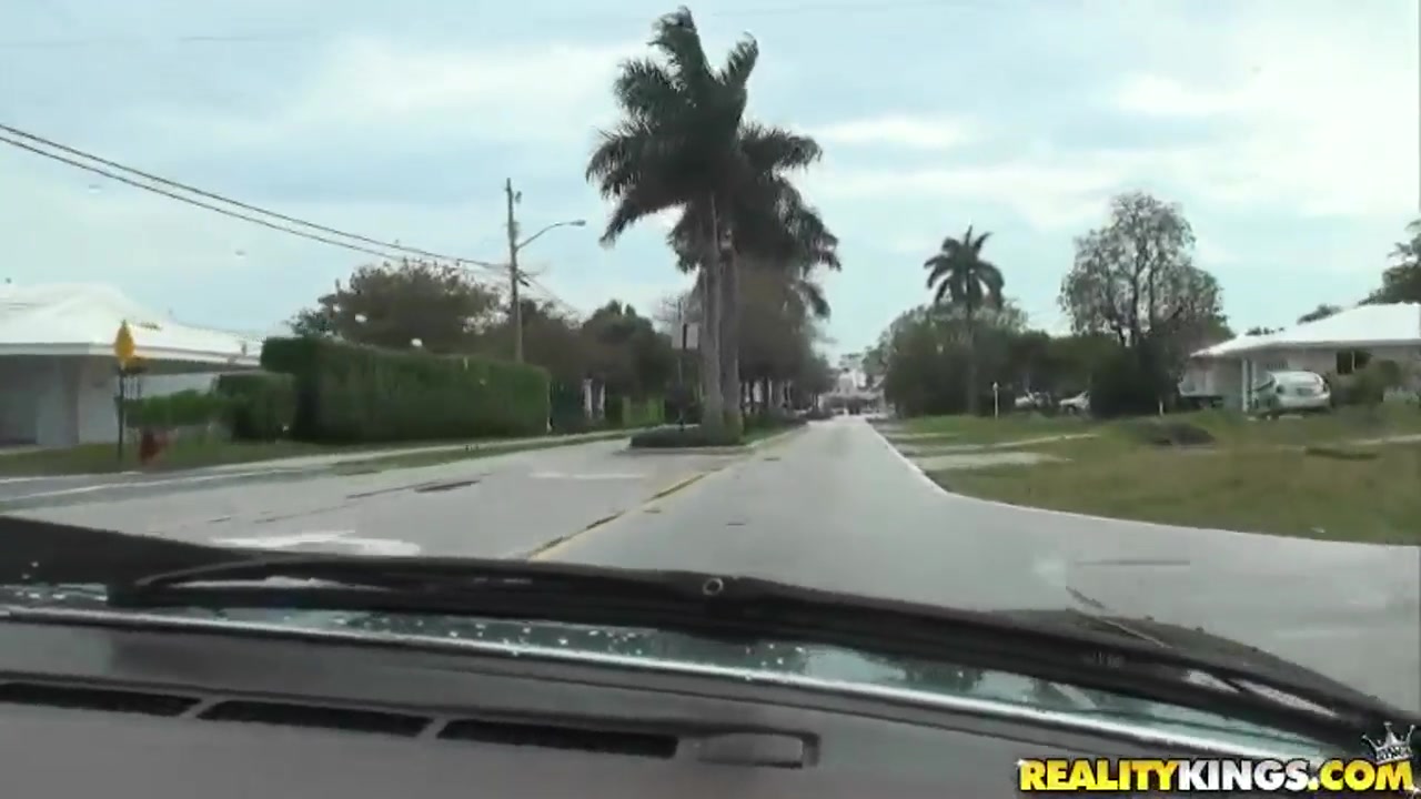 Man seduces milf to screw right in his car