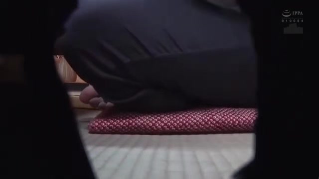 05245,I feel it in my sensitive pussy