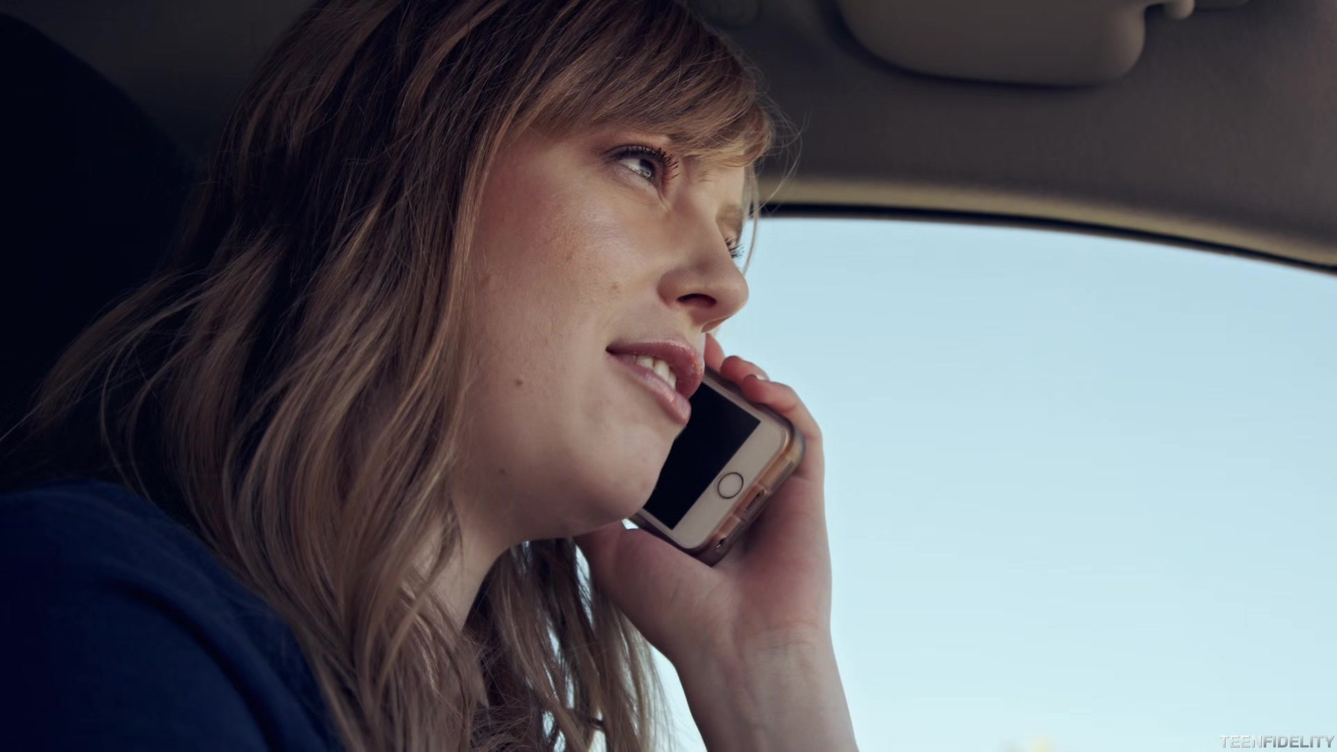 Swipe Right - Starring: Dolly Leigh - PornFidelity