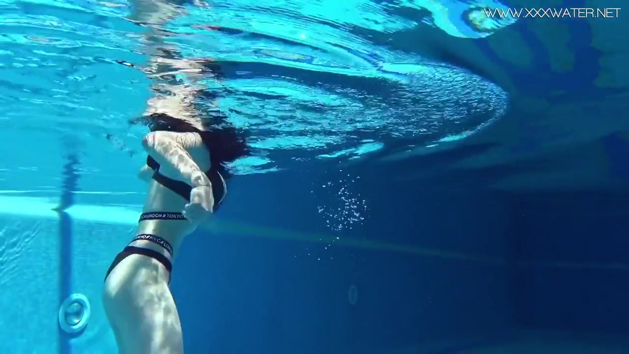 Swimming Pool Dark Hair Big Ass Babe Sheril