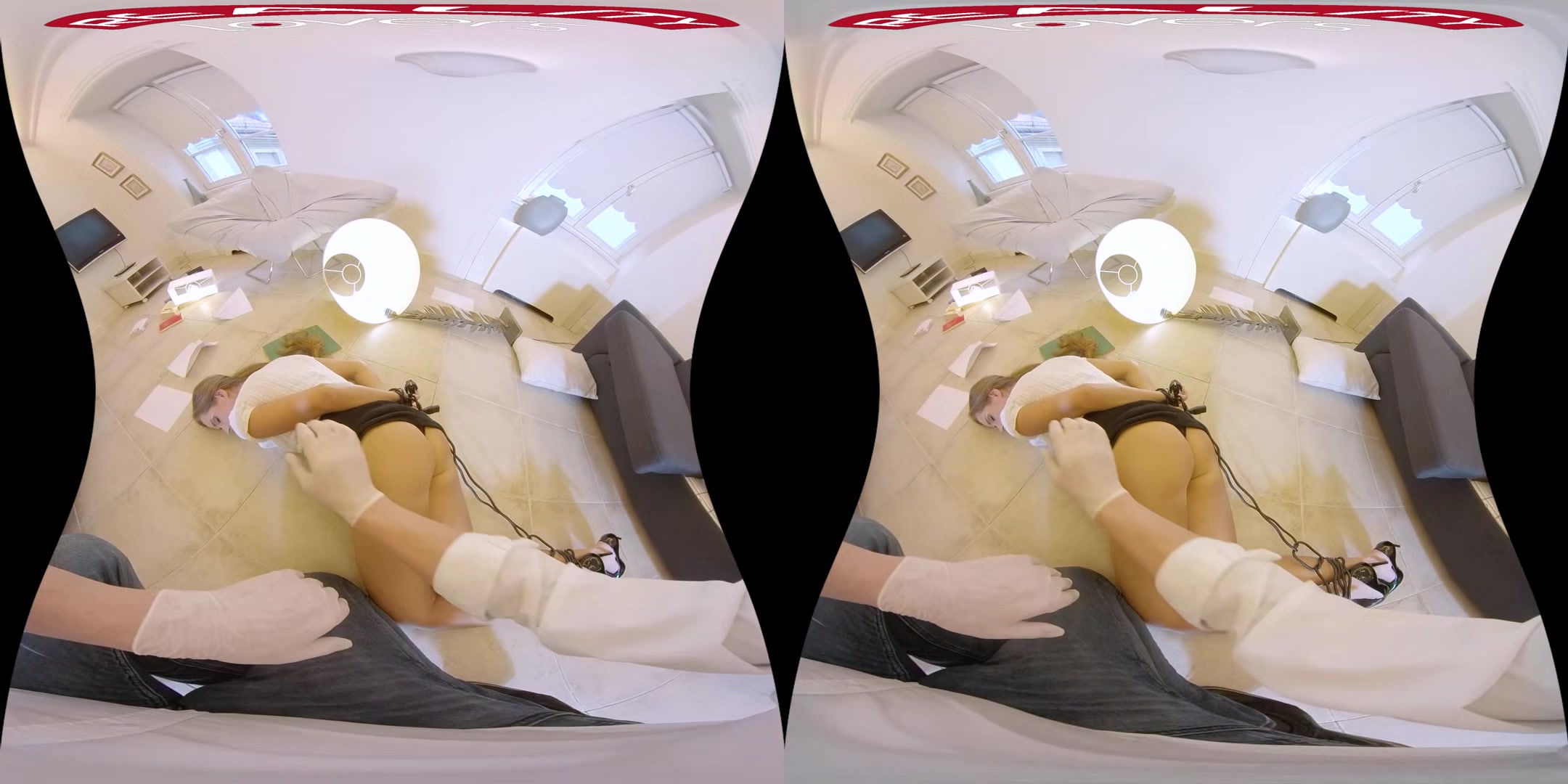 First Aid Blowjob for The Lifesaver - RealityLovers