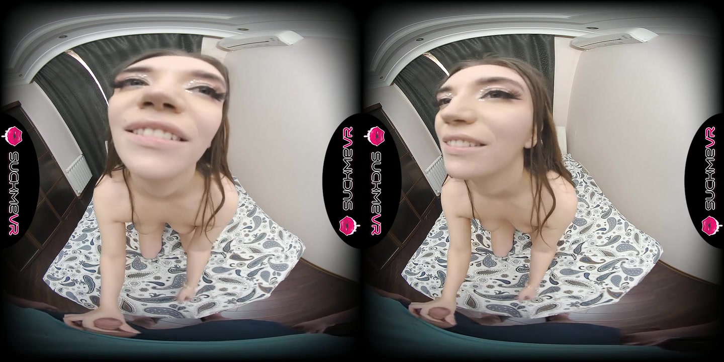 Busty Russian Hottie, Elise Moon, Wants A Dick Deep Inside Her - SuckMeVR