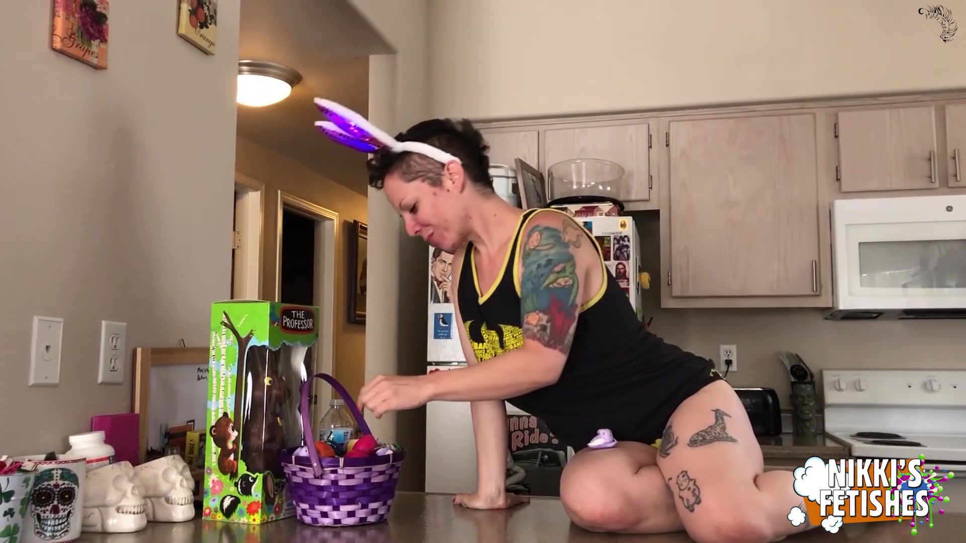 NIKKISFETISHES - Nikki Sequoia Naughty Table Top Moment