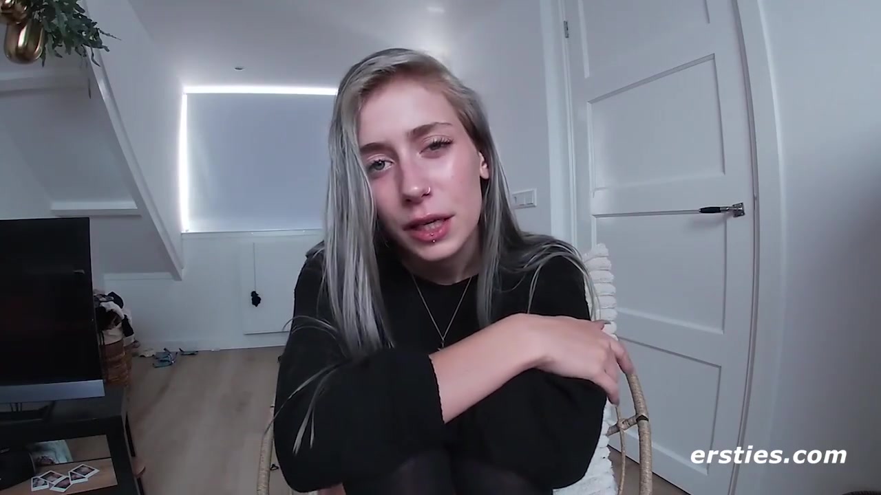 Sweet Amateur Fingers And Toys Herself To Orgasm