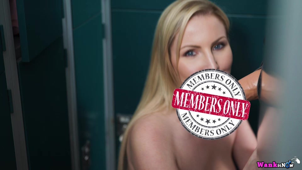 Georgie Lyall “Locker Room Fun” - Sexy Videos - WankitNow