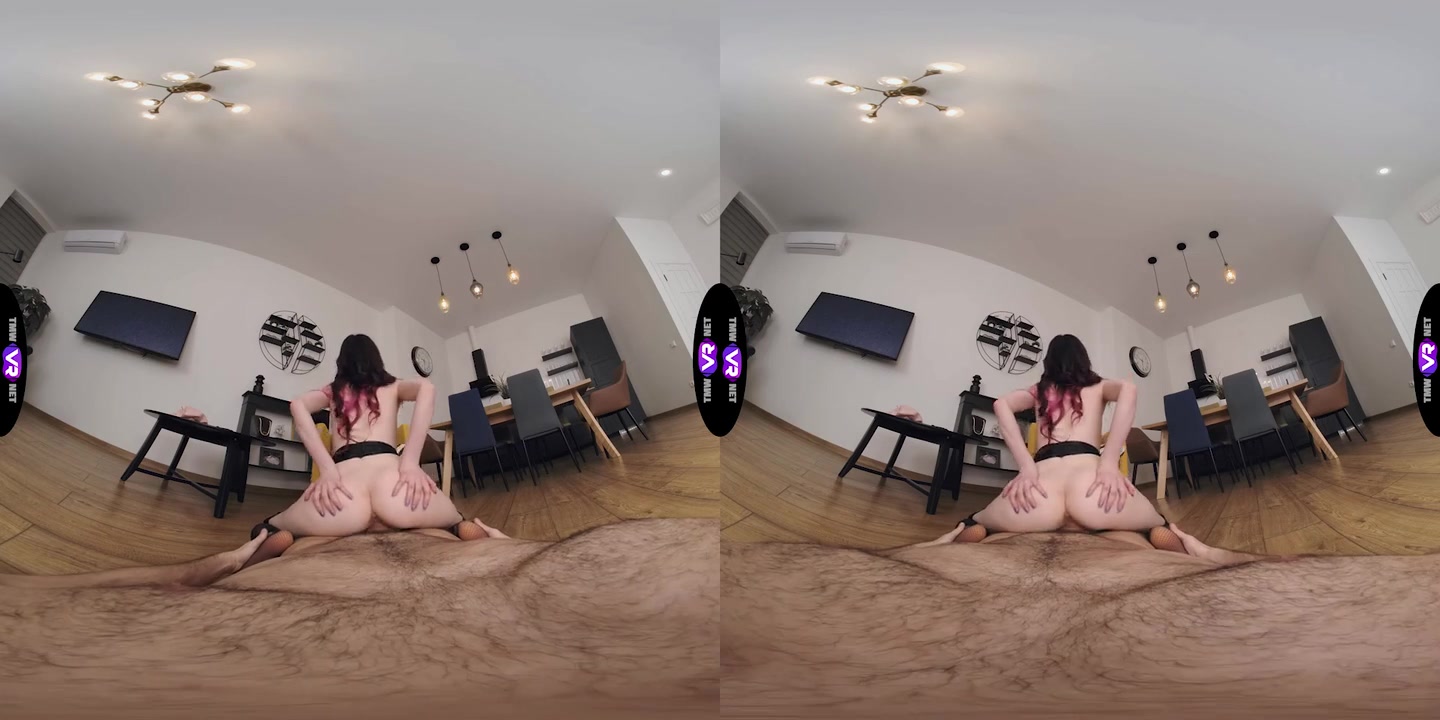 Luna Lynx in Lingerie Try-On Leads To Fucking - TeenMegaWorld