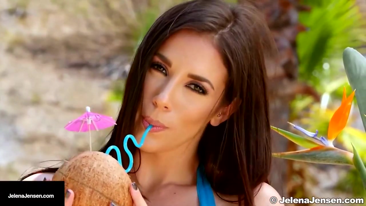 Busty Babe Goes Outside To Rub Her Wet Pussy! - Jelena Jensen