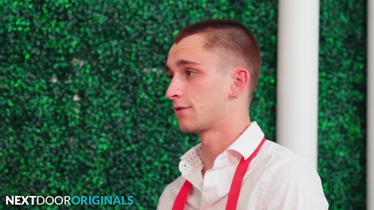 Conceded Waiter Flip Fucks Sultry Jock Rival