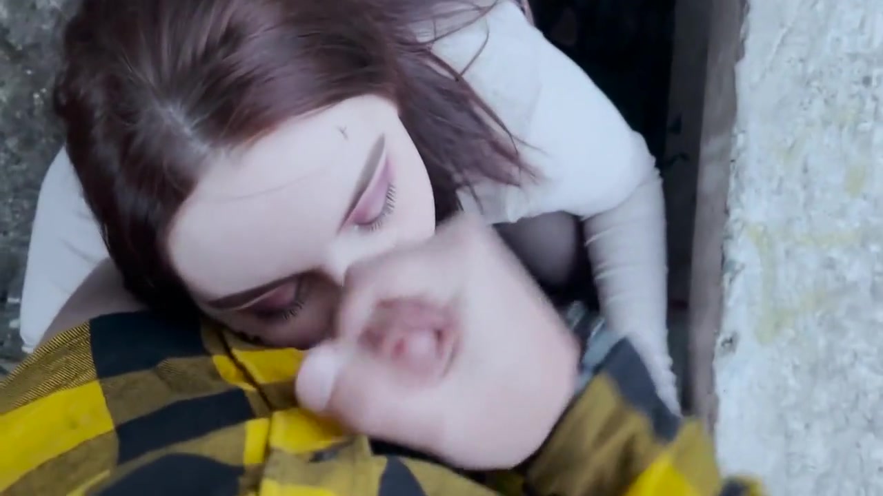 I Shoot On An Iphone How I Cum In Her Mouth On An Abandoned 7 Min