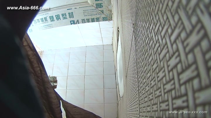chinese girls go to toilet.127