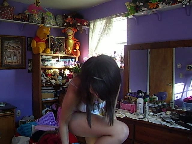 teen 18+ Strips on Cam