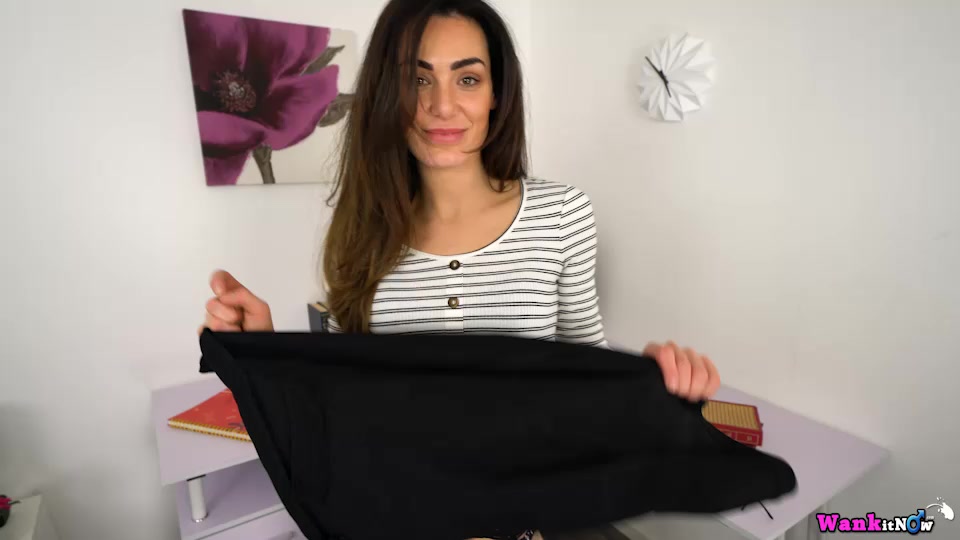 Laura - Naughty Little Laura - Sexy Videos - WankitNow