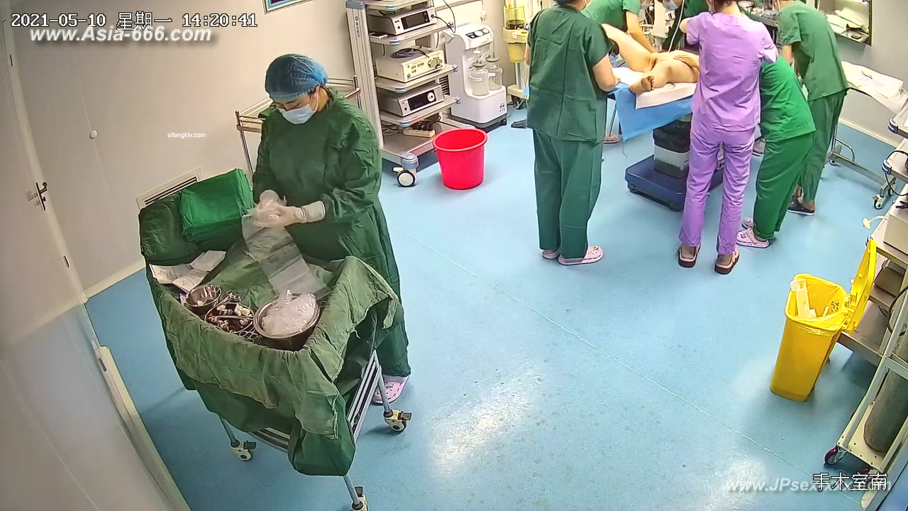 Peeping Hospital patient.7