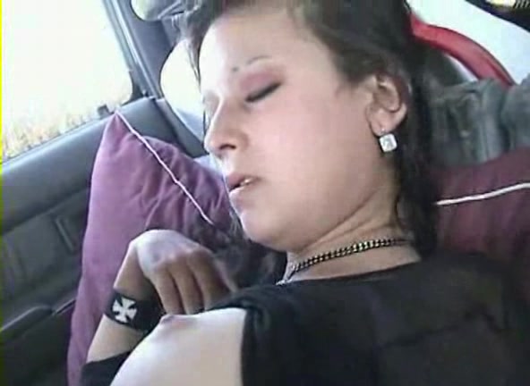 Goth chick looks awesome in the fucking action