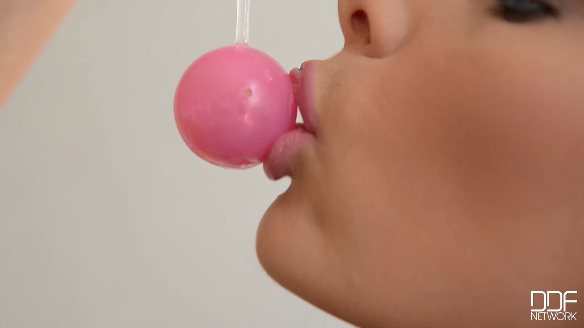 Peachy Sweet - PornWorld