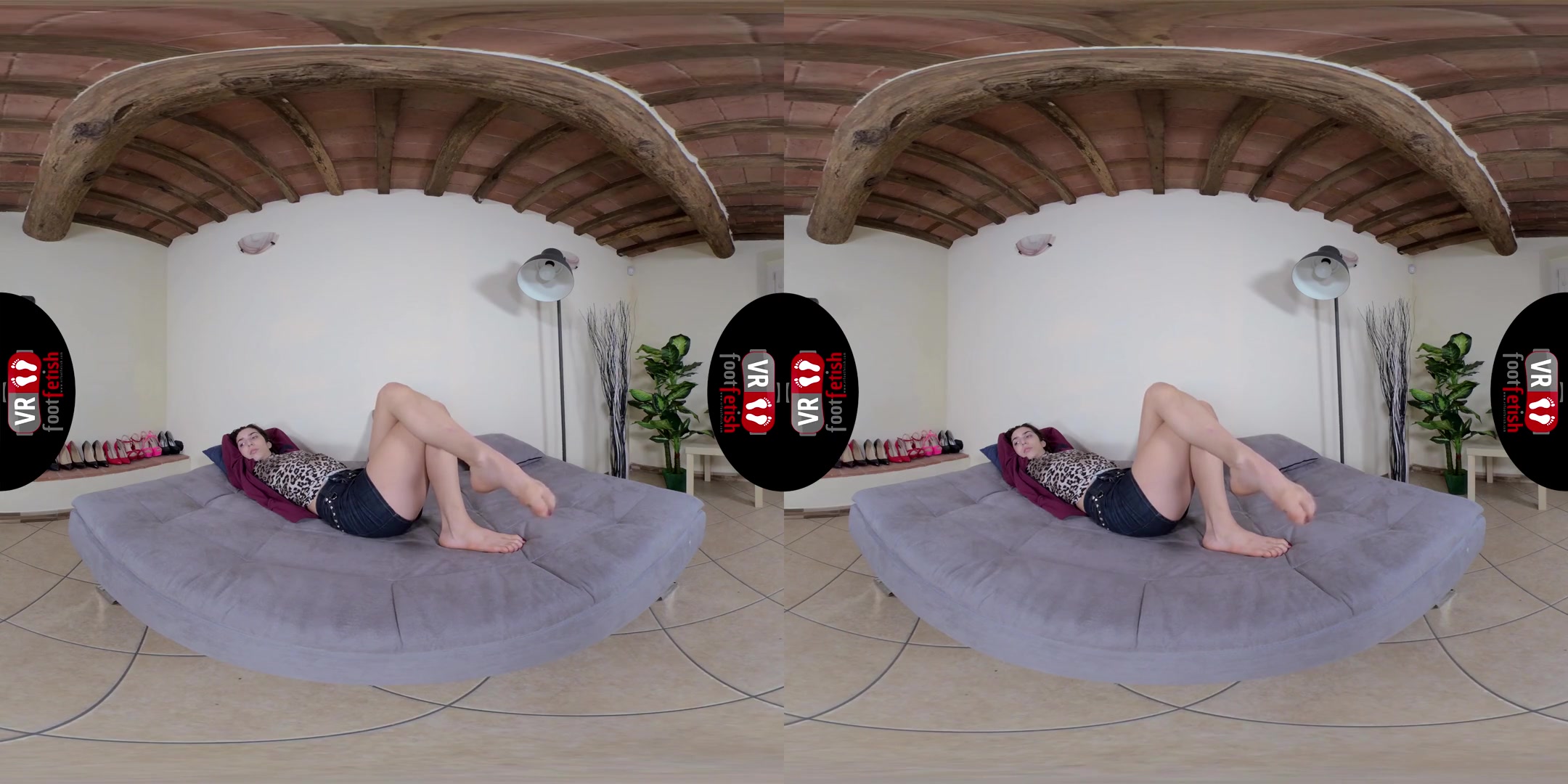 Barefoot Tecla Spreads Her Sexy Toes Apart Widely - Alt Girl Foot Fetish