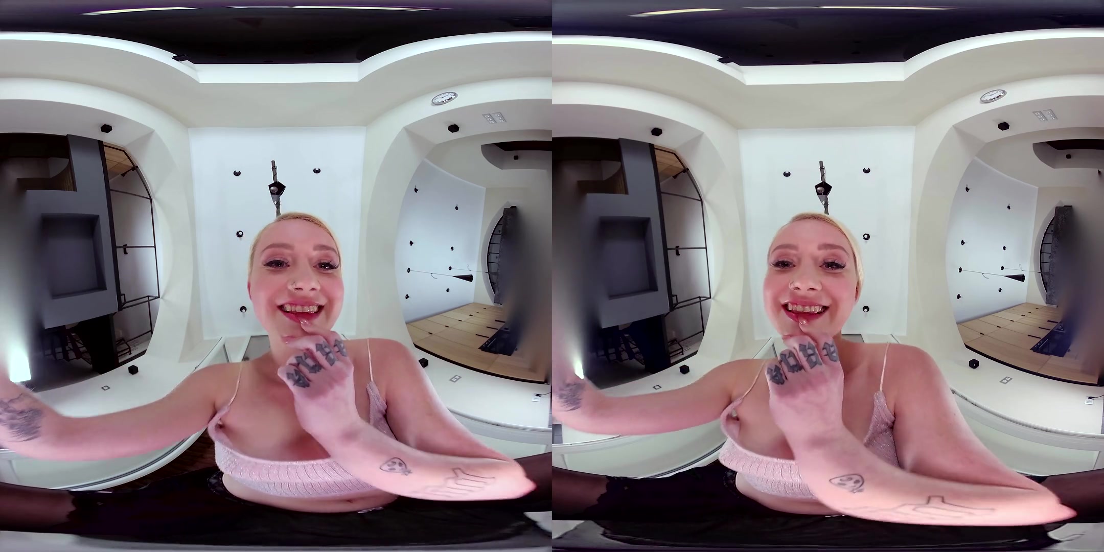 Pussy on Your Face - SexLikeReal